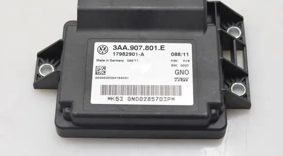 Volkswagen Tiguan Hand brake control module 3AA907801E