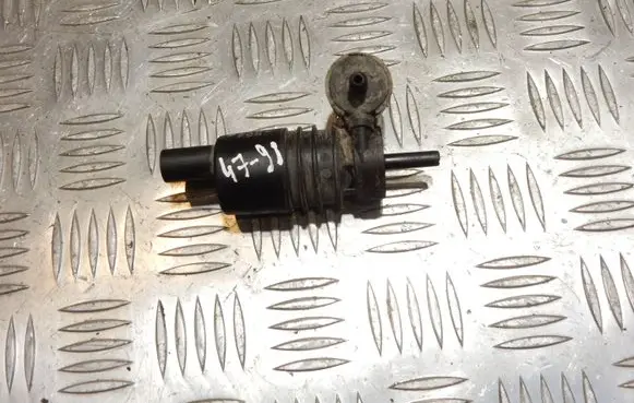 Volkswagen PASSAT B6 Windscreen/windshield washer pump 1K6955651 4791