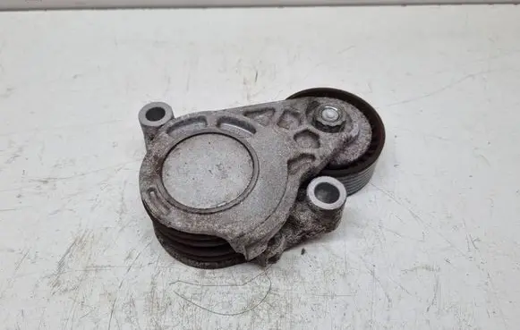 BMW 2 F46 Generator/alternator belt tensioner 65774