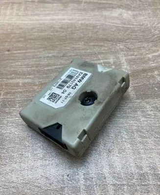 BMW 7 F01 F02 F03 F04 Aerial antenna amplifier 9140179 21367510