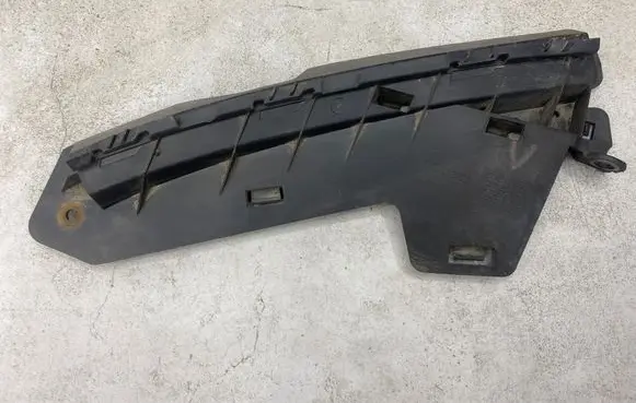 Front bumper mounting bracket