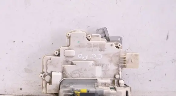 Audi A6 S6 C6 4F Front door lock 4F1837016