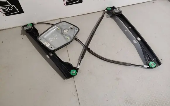 Volkswagen Golf VI Front window lifting mechanism without motor 1K5837462B