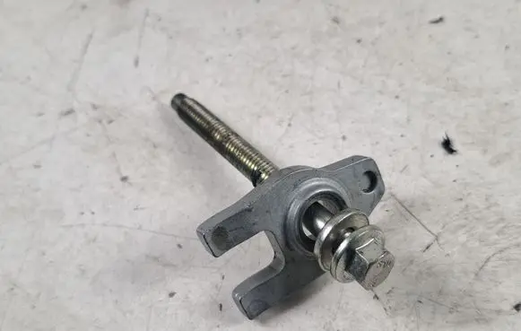 Nissan Qashqai Fuel Injector clamp holder 6457 M6457
