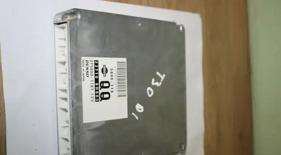 Nissan X-Trail T30 Engine control unit/module 237108H803