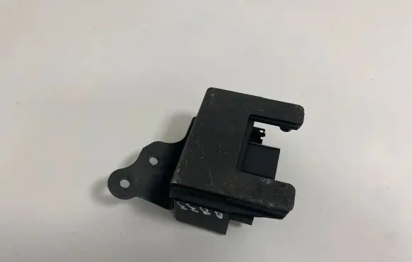 Mercedes-Benz C W203 Glow plug pre-heat relay