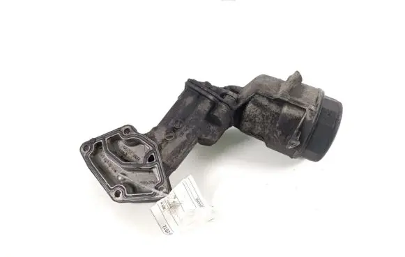 Oil filter mounting bracket
