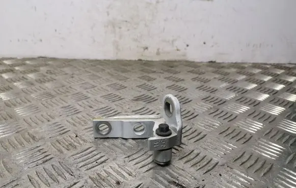 Volvo V40 Cross country Front door lower hinge 