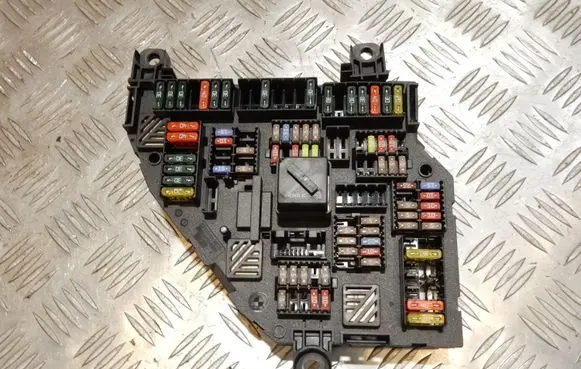 BMW 5 F10 F11 Fuse box set 9264923 46253