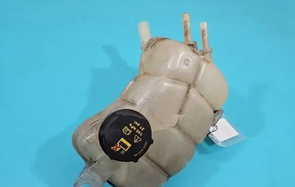 Coolant expansion tank/reservoir