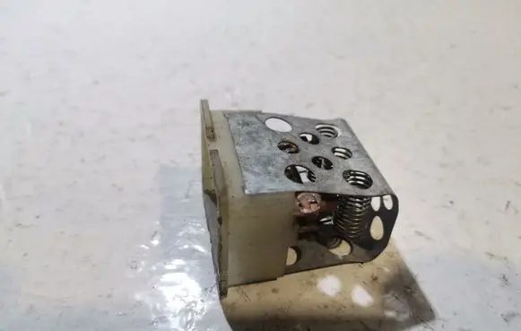 Mercedes-Benz A W168 Coolant fan relay A1688200297