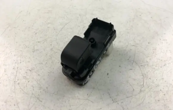Mazda 3 II Electric window control switch KD3566370