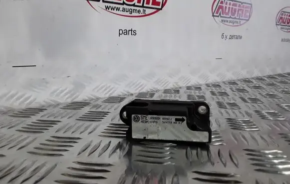 Volkswagen PASSAT B5 Airbag deployment crash/impact sensor