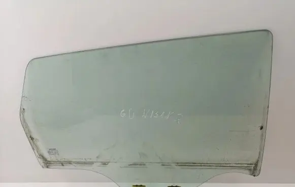 Nissan Qashqai Rear door window glass