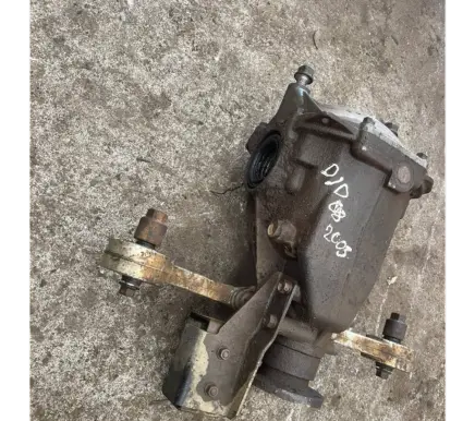 Mitsubishi Pajero Rear axle beam with reductor 