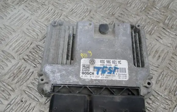 Volkswagen PASSAT B6 Other control units/modules 03G906021MC