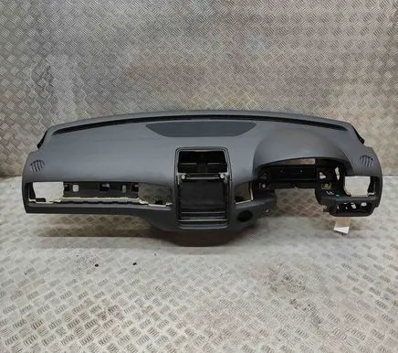 Volkswagen Touareg III Dashboard 7P2857100