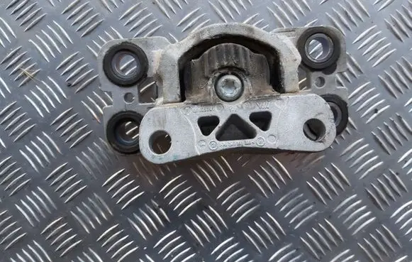 Land Rover Range Rover Evoque L538 Gearbox mount GJ327M12AD