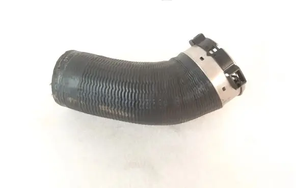 Volvo XC90 Intercooler hose/pipe 31470094