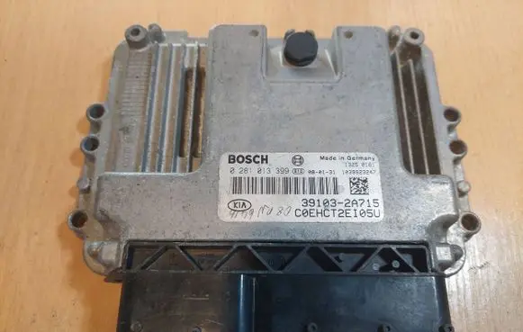 KIA Ceed Engine control unit/module ECU 0281013399 39103-2A715 1039S23247