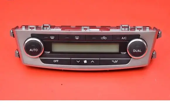 Toyota Avensis T270 Climate control unit 55900-05520