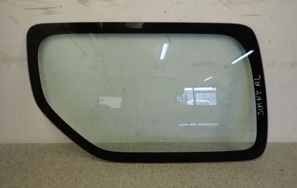 Suzuki Jimny Side middle window/glass 