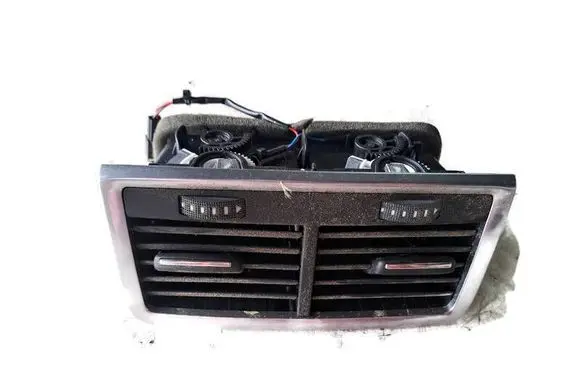 Audi Q7 4L Rear air vent grill 4L0819203