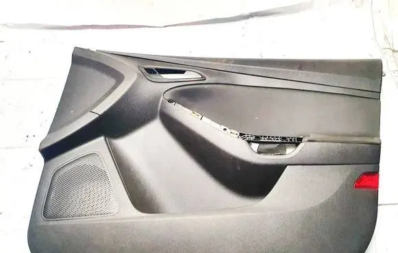 Ford Focus Front door card panel trim 0170999