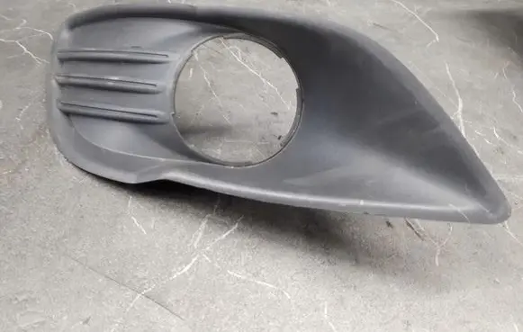 Ford Focus Front bumper lower grill 8M51R19953