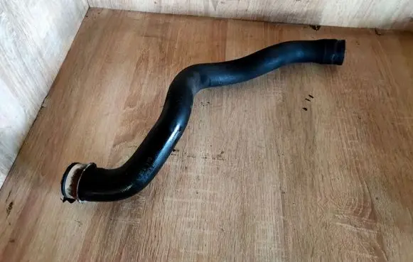 Mercedes-Benz E W211 Engine coolant pipe/hose