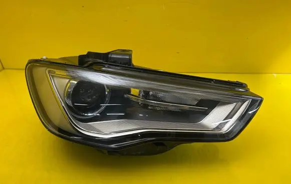 Audi A3 S3 8V Headlight/headlamp 8V0941006C