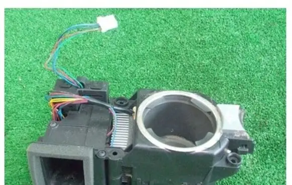Chrysler Sebring (JS) Cup holder front 