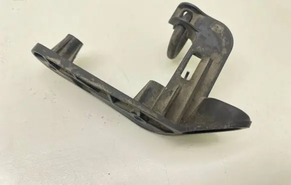 Volvo V50 Air filter cleaner box bracket assembly 3M519647