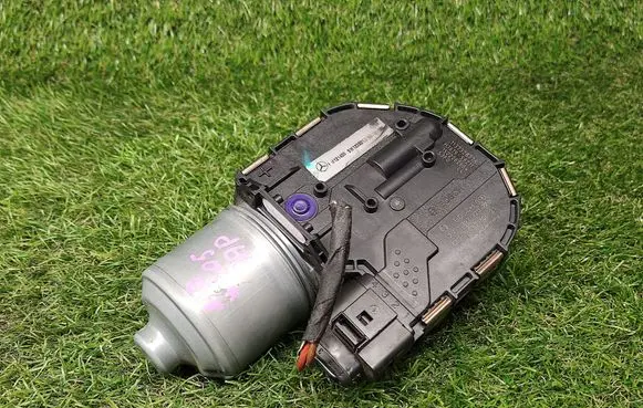 Mercedes-Benz C W205 Wiper motor 1397220970 1137328776