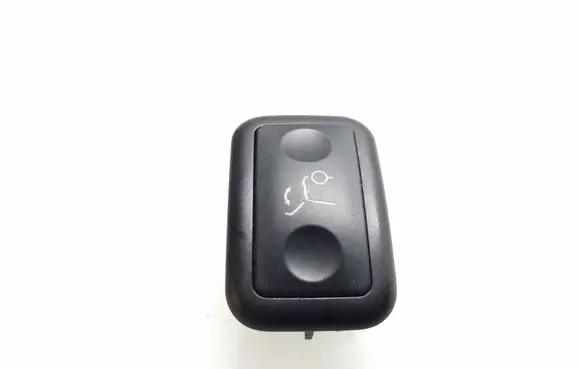 Mercedes-Benz C W204 Tailgate opening switch A2048707151