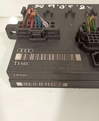 Audi A8 S8 D3 4E Comfort/convenience module 4E0907279Q 4E0910279Q D2T5M13AK5