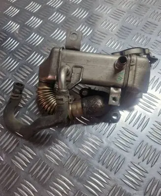 Opel Vivaro EGR valve cooler 147350678R