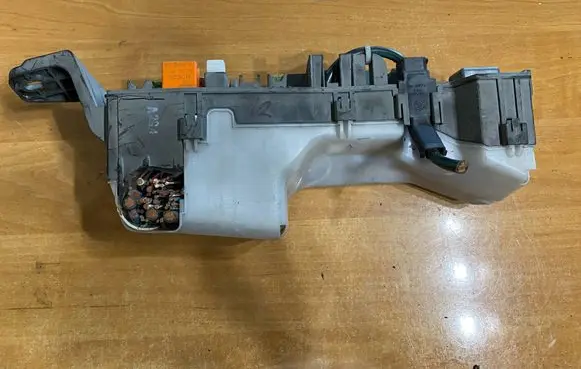 Toyota Avensis T250 Fuse box set