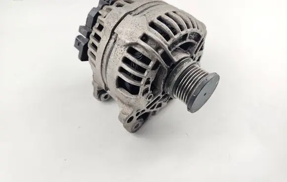 Audi A4 S4 B8 8K Generator/alternator 0124525114