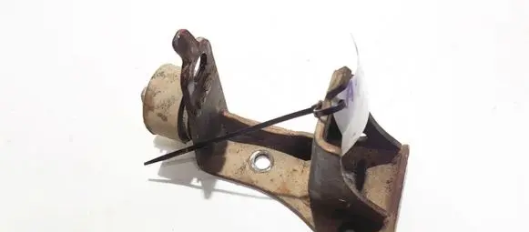 Toyota Avensis Verso Engine mounting bracket