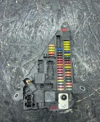 BMW 5 E60 E61 Fuse box set 9138830 518956057