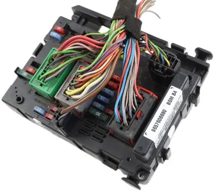 Peugeot 307 Fuse module 9657608680 54565367