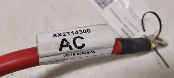 Jaguar XF X250 Positive cable (battery) 8X2T14C300AC 8X2T14A240B
