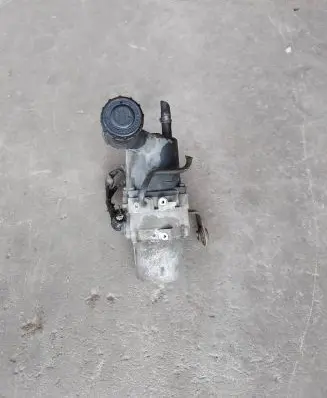 Citroen C4 II Power steering pump 9675674180
