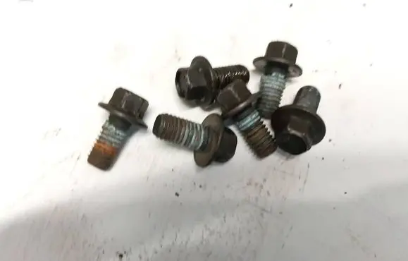 Opel Astra J Nuts/bolts 