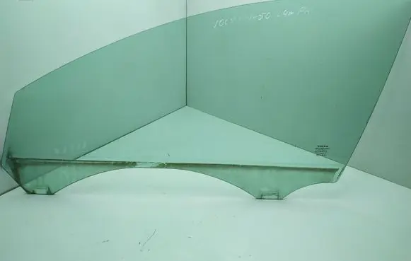 Volvo V50 Front door window glass four-door