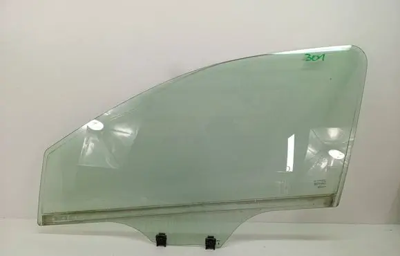 Peugeot 301 Front door window glass four-door 