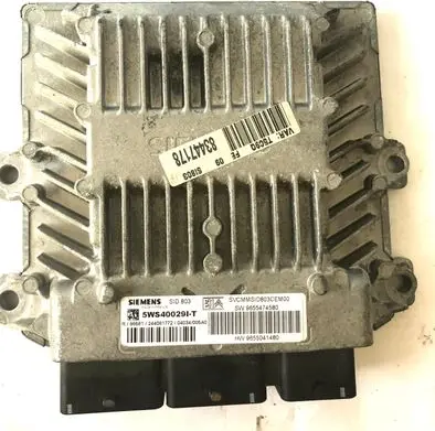 Volvo V50 Engine control unit/module S118770001