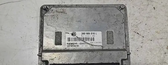 Volkswagen PASSAT B5.5 Engine control unit/module 3B0906018L 5WP4014004 1354205