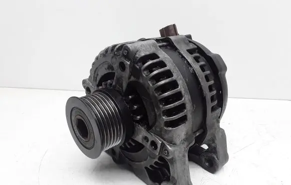 Volvo V50 Generator/alternator 1042102710